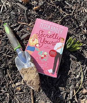 Sách Secretly Yours: A Novel (Vine Mess, 1)