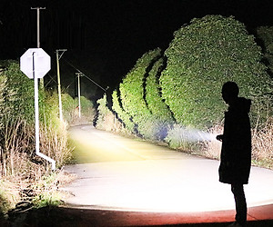 Đèn pin siêu sáng Led P70 A18 ( VỎ HỢP KIM SIÊU CỨNG, CHỐNG NƯỚC, CHIP LED P70 SIÊU SÁNG ) - CHIẾU XA ĐẾN HÀNG TRĂM MÉT