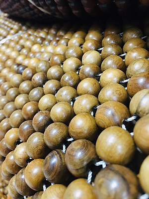 Lót đàn ghế ô tô hạt gỗ Bách Xanh - Mian .vn ( hình thật )