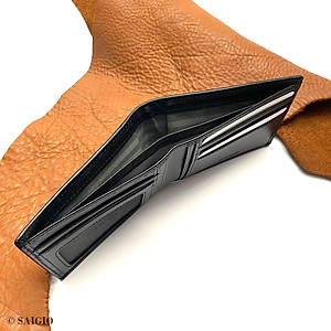 Ví Nam Cao Cấp, Da Bò NAPA Láng Mịn, Mỏng Nhẹ, Size Trung, Kiểu Cổ Điển Tinh Tế - Sang Trọng, Dáng Ngang - Gập 2, Nhiều Ngăn Để Tiền Và Giấy Tờ Tiện Dụng - Hàng Chính Hãng SAIGIO