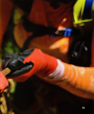 Sách Đá Nhọn Vực Sâu