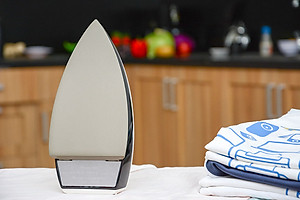 Bàn Ủi Khô Panasonic NI-317TXRA – Xanh Lá - Hàng chính hãng