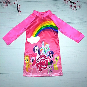 Áo dài cách tân cho bé gái hình Pony- công chúa từ 12-42kg. Vải phi lụa, chân váy ren có lót bên trong.