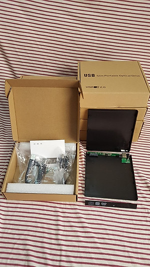 Hộp đựng ổ đĩa laptop DVD gắn ngoài qua cổng USB - Dùng cho ổ dvd mỏng 9.5mm và dầy 12,7mm - Hàng chính hãng