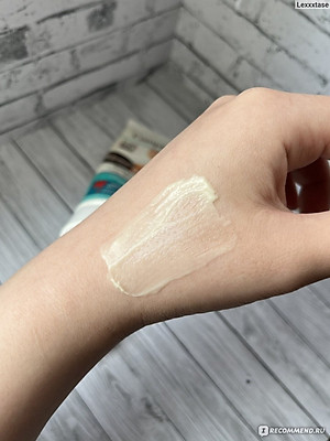 Kem nâng cơ cằm cổ Compliment với Caffeine 150ml