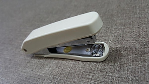 Bấm Kim Plus TR OS 10E