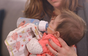 [ 417 ] Bình sữa Y Tế cổ thường 120ml, thiết kế hỗ trợ cho trẻ gặp khó khăn khi bú bình