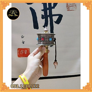 Kinh luân cầm tay có chứa câu chú Om Mani Padme Hum và đế sen - Bánh xe Mani Kinh Luân Tây Tạng