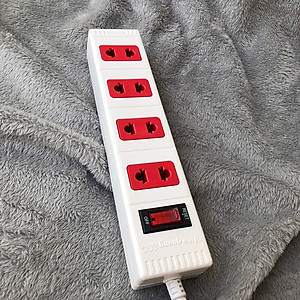 Ổ cắm Điện Quang ECO ĐQ ESK 2WR 42 ECO (4 lỗ 2 chấu, dây dài 2m, màu trắng đỏ)