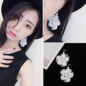 Bông tai hoa vải cánh trắng tinh khiết nữ tính