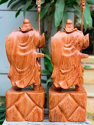 Tượng gỗ quan công trấn ải đứng trên đầu hổ phù kt 40×16×11cm