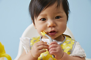 b.box Bộ muỗng nĩa ngộ nghĩnh cho bé tập ăn dặm (kèm hộp đựng) - Xám Vàng