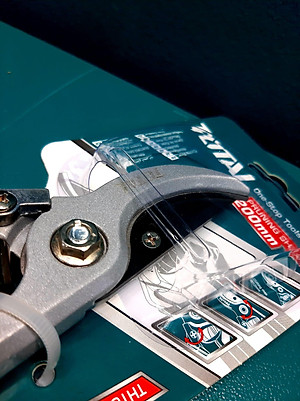 KÉO CẮT TỈA CÀNH CÂY 8" TOTAL THT0109 - HÀNG CHÍNH HÃNG