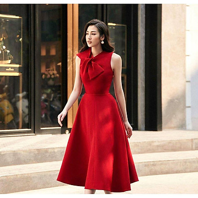 Hoa hậu doanh nhân Thùy Dung diện váy thiết kế giá nghìn đô