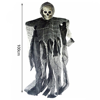 Người Việt mua bí ngô khủng hình nộm ma quái trang trí nhà dịp Halloween   Báo Dân trí