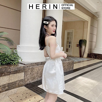 Đầm body chẻ tà cách điệu thiết kế sang chảnh