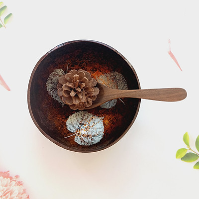 Nhóm cải trang diễn trò ăn xin ở Hội An lên tiếng xin lỗi sau cơn mưa gạch  đá