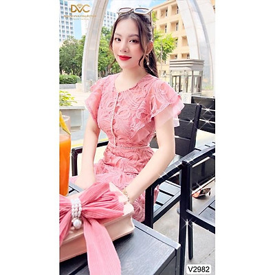 Tông màu hồng phủ sóng street style sao Việt tuần qua