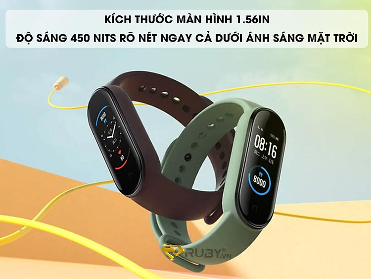 Kích thước màn hình 1.56 inch, độ sáng 450 nits