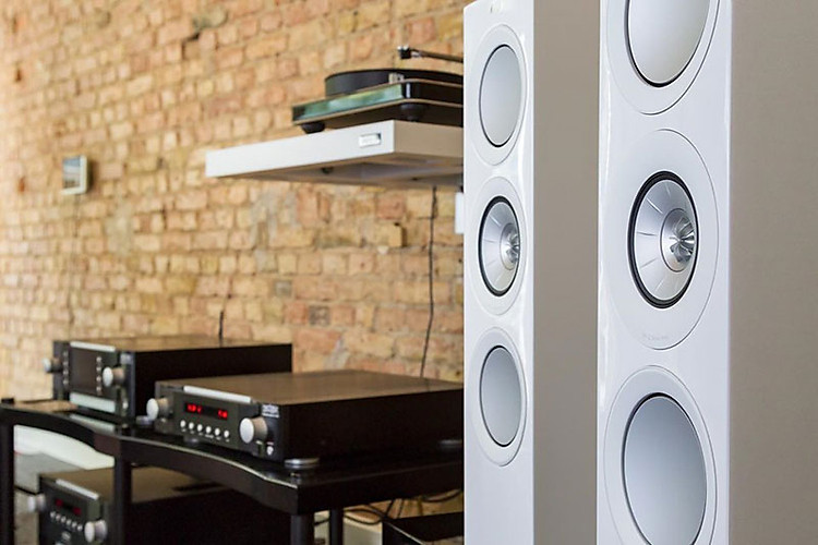 loa kef r7 voi rat nhieu tinh nang noi bat