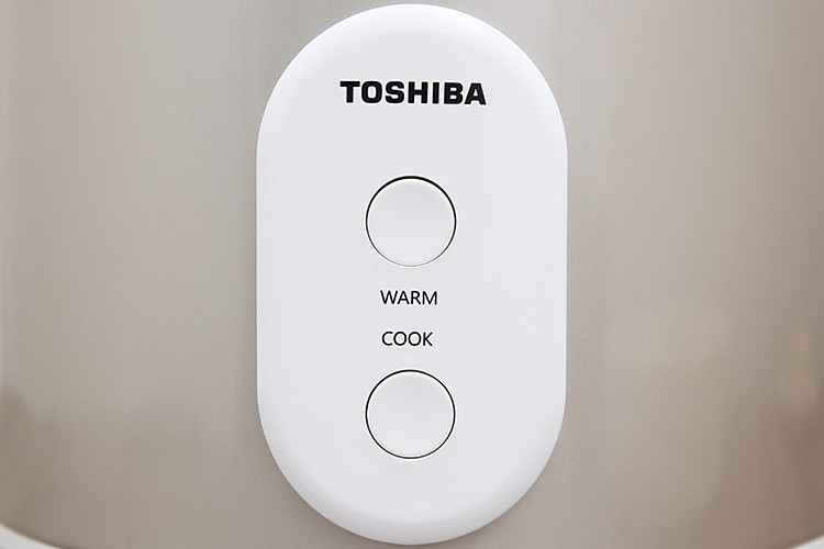 Có 2 nút nhấn tùy chỉnh chức năng nấu và giữ ấm đơn giản - Nồi cơm điện Toshiba 1.8 lít RC-18JR1NV Có 2 nút nhấn tùy chỉnh chức năng nấu và giữ ấm đơn giản - Nồi cơm điện Toshiba 1.8 lít RC-18JR1NV