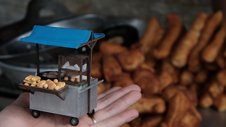 mô hình sài gòn xưa xe bán bánh tiêu tí hon HR07 (7)