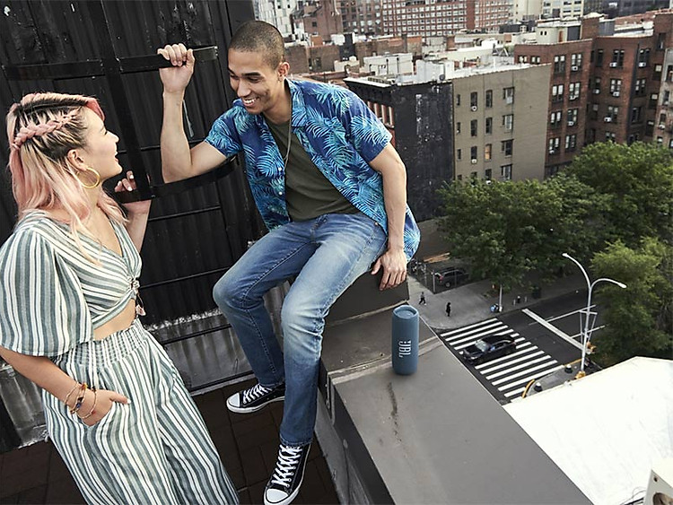 Ứng dụng loa JBL Flip 6 nghe nhạc ngoài trời Ứng dụng loa JBL Flip 6 nghe nhạc ngoài trời