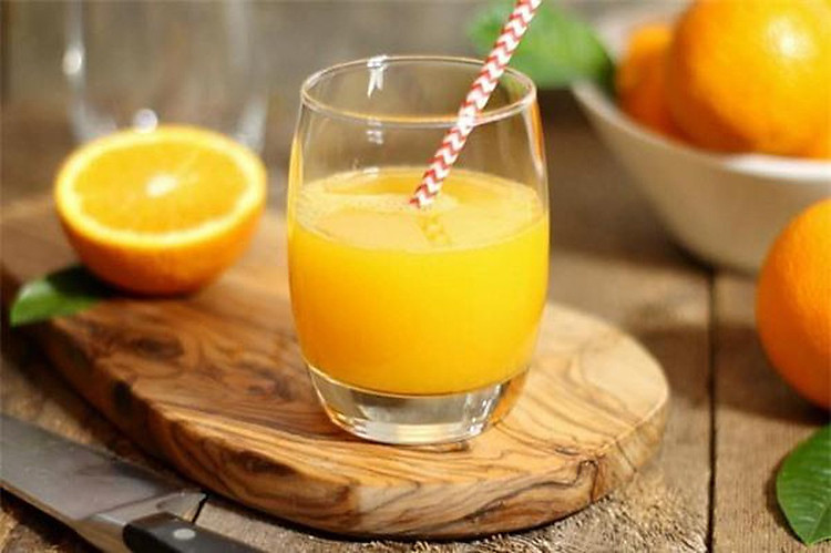 Sai lầm tai hại khi uống nước cam khiến bao nhiêu chất dinh dưỡng