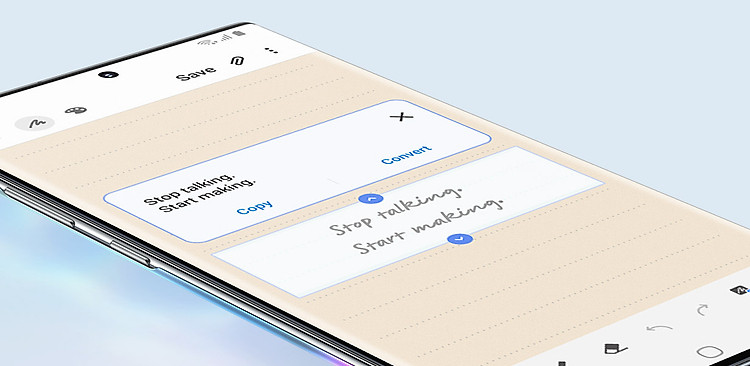 Cận cảnh màn hình Galaxy Note10+ và S Pen màu xanh đang viết chữ Stop talking Start making. Hình ảnh được đẩy ra để thấy được toàn bộ điện thoại và chữ viết tay được chuyển thành văn bản, mô phỏng cho tính năng Xuất Văn Bản