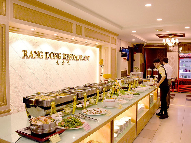 Buffet sáng với gần 40 món 