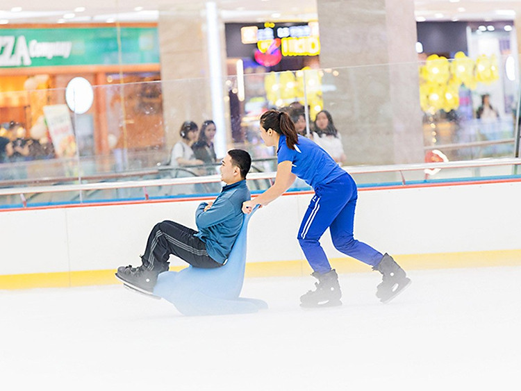 Vé trượt băng dành cho người lớn, trẻ em tại Sân trượt băng Vincom