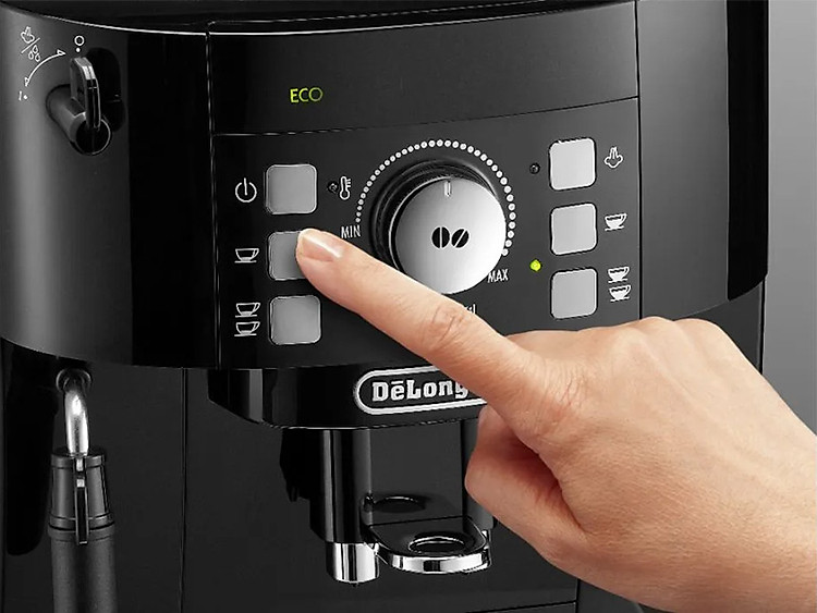 Bảng điều khiển của Delonghi ECAM12.122.B