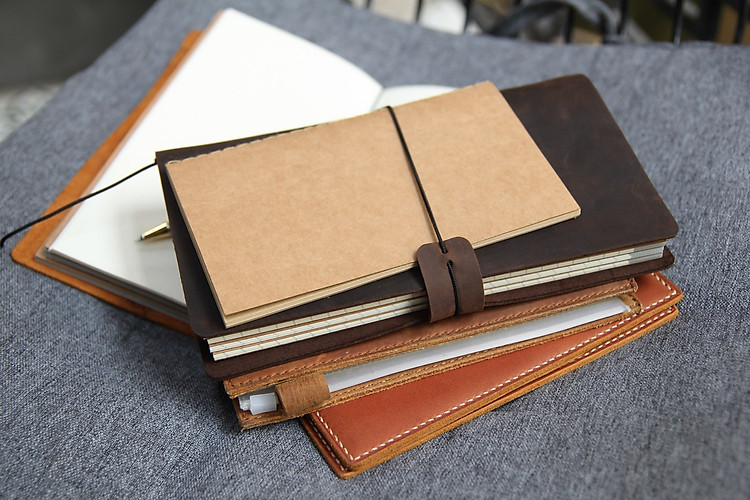 Sổ tay da bò thật Midori