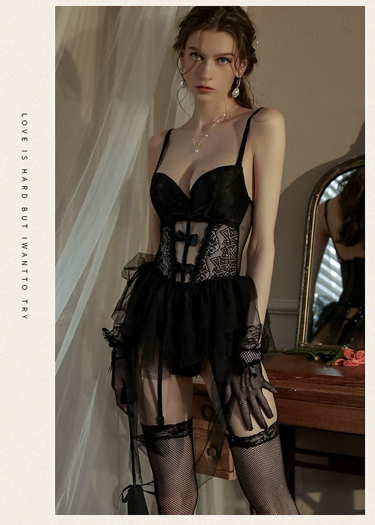 Đầm Ngủ Ren Hai Dây Huyền Bí