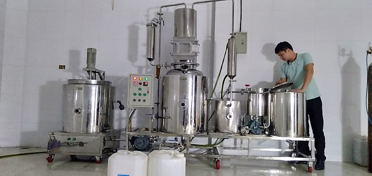 Mật ong rừng Tây Bắc Phúc Khang 140G - Thu hoạch tự nhiên - Nguyên chất - Không nhiễm hóa chất , Kháng sinh , Kim loại nặng , Chất bảo vệ thực vật - Tặng hộp trà sâm hàn quốc 10 gói khi mua từ 3 hũ 9