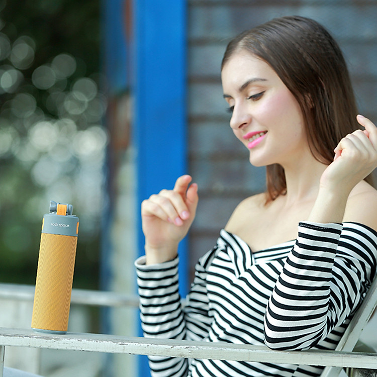 Loa Bluetooth kiêm gậy chụp ảnh Selfie đa năng 4 in 1 hiệu Rock Space RAU0583