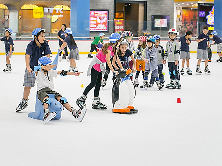 Vé trượt băng dành cho người lớn, trẻ em tại Sân trượt băng Vincom