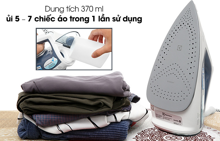 Dung tích Bàn ủi hơi nước Electrolux E6SI1-60WB