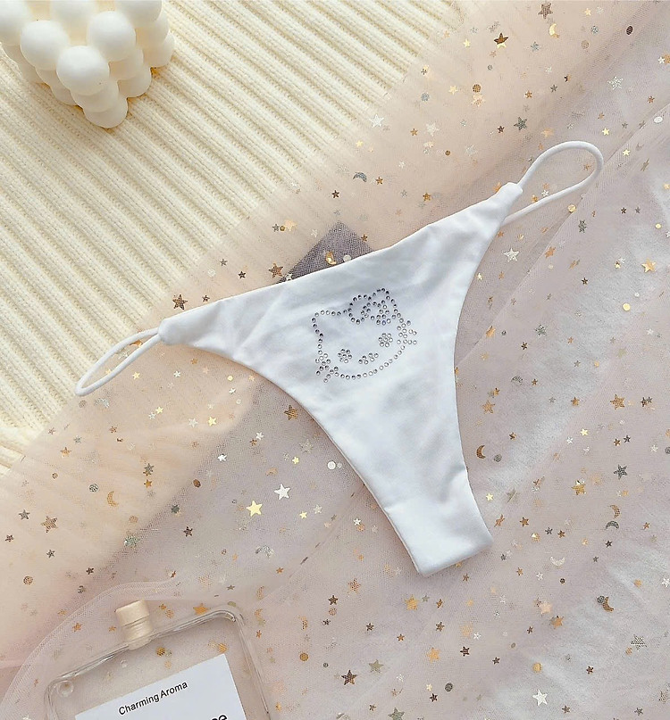 Quần Lót Lọt Khe Mèo Kitty
