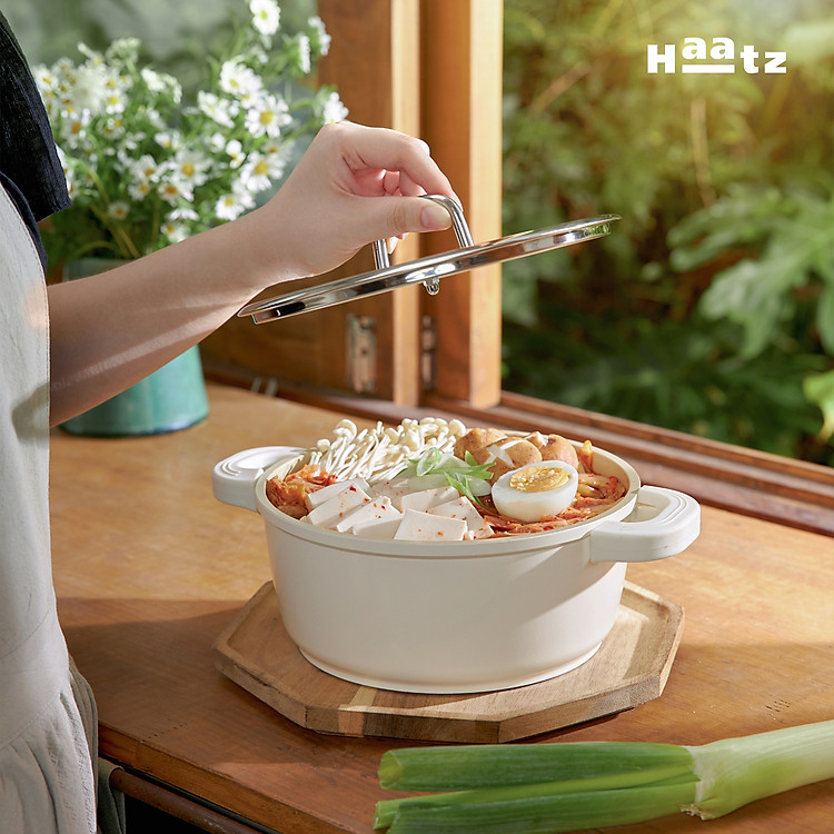 Nồi chống dính phủ gốm Haatz Hàn Quốc size 20cm dung tích 2.2L