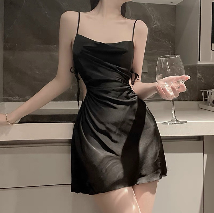 Váy Ngủ Nữ Tính Cuốn Hút