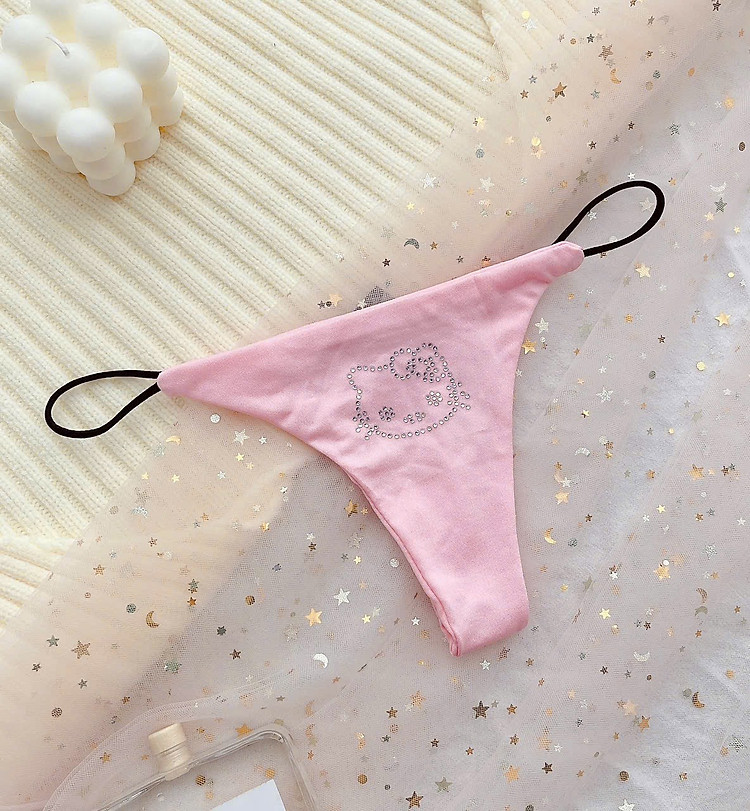 Quần Lót Lọt Khe Mèo Kitty