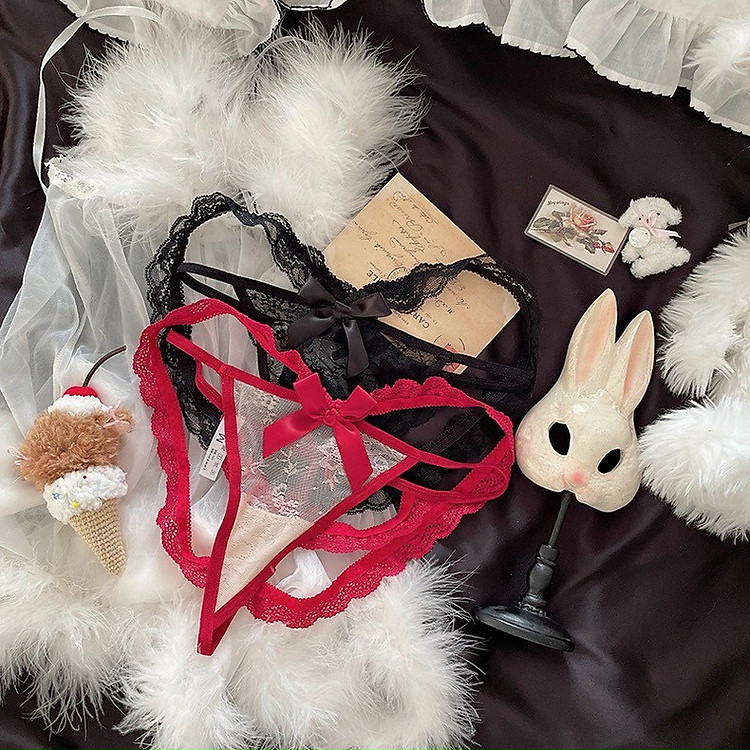 Quần Lót Lọt Khe Nữ