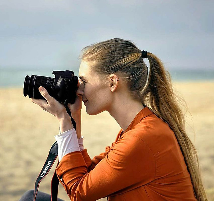 May anh canon 250D gia tot chinh hang