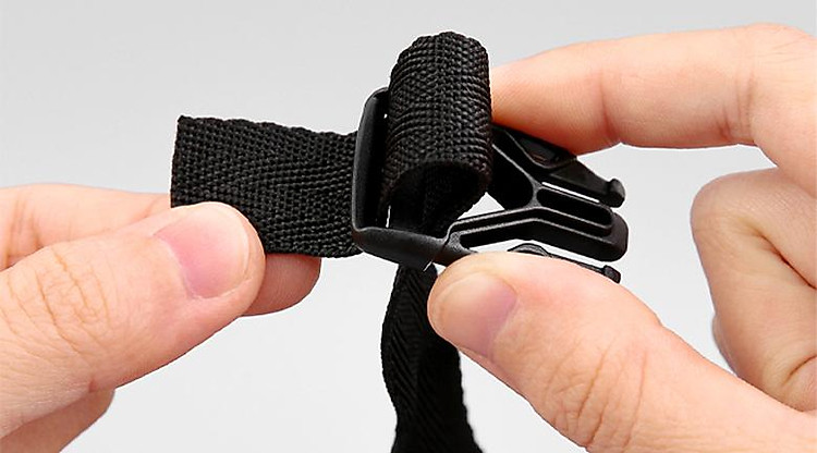 Quai đeo - Mũ bảo hiểm nửa đầu size M Nón Sơn NS008M4A đỏ Quai đeo - Mũ bảo hiểm nửa đầu size M Nón Sơn NS008M4A đỏ