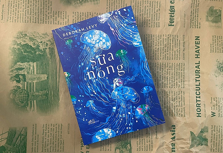 Sách "Sữa Nóng" của tác giả Deborah Levy