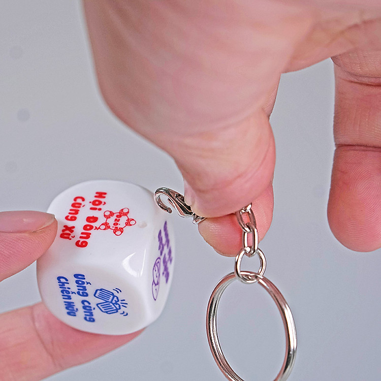 Hướng dẫn cách gỡ móc khoá xí ngầu uống bia ăn nhậu