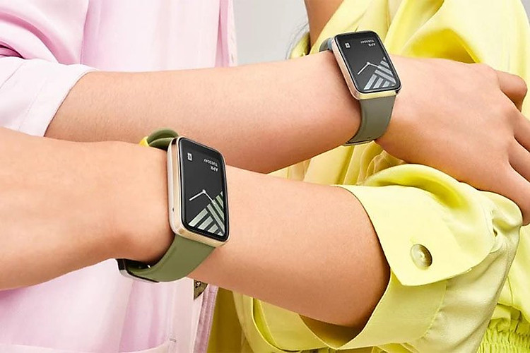 Được trang bị viên pin có dung lượng 235 mAh