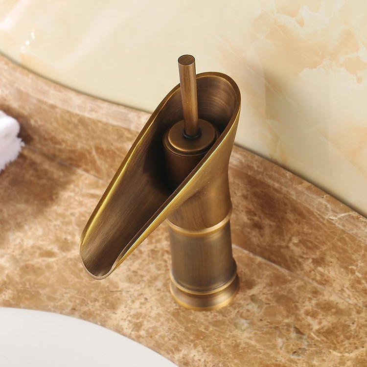 Vòi Nước Lavabo Bằng Đồng Nóng Lạnh Cổ Thấp 027