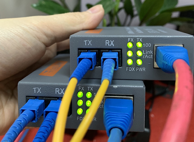 Bộ chuyển đổi quang điện NETLINK HTB-1100S-25KM